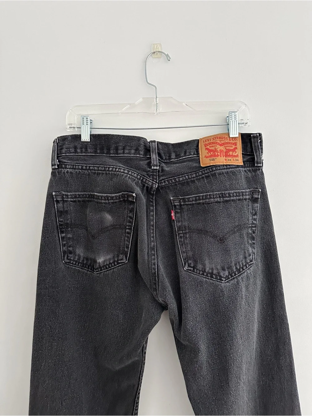 Levi's 505 Men's 33x34 Fade Black Jeans 100% Cotton Denim Straight Leg